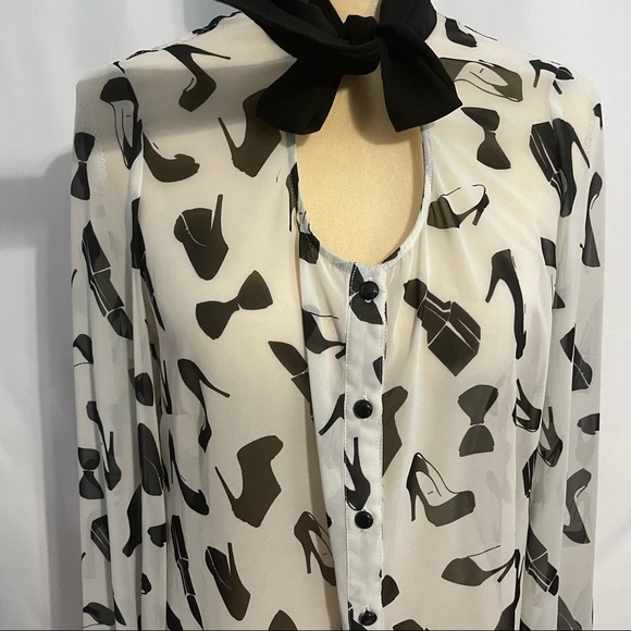 Kardashian Kollection shear blouse. Black and white size large - Picture 4 of 14
